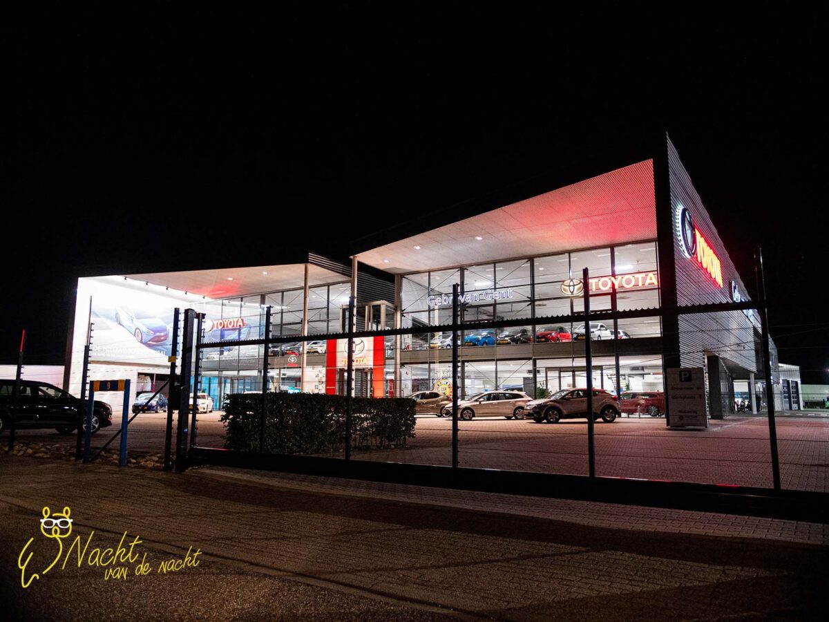 Ruim 71% van bedrijven houdt lichten onnodig aan in de nacht