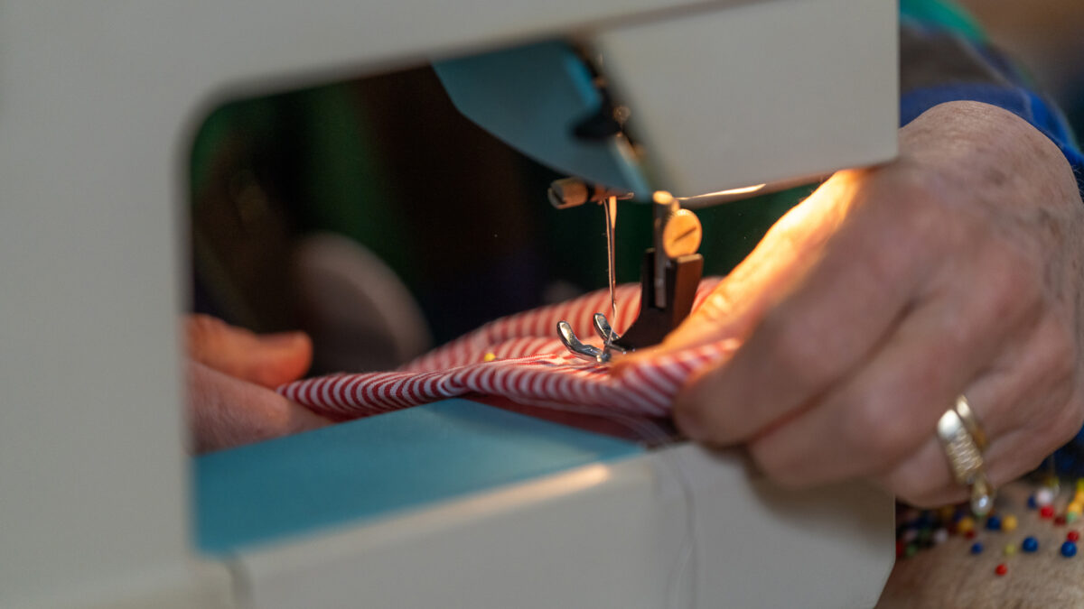 Heel Nederland repareert kleding